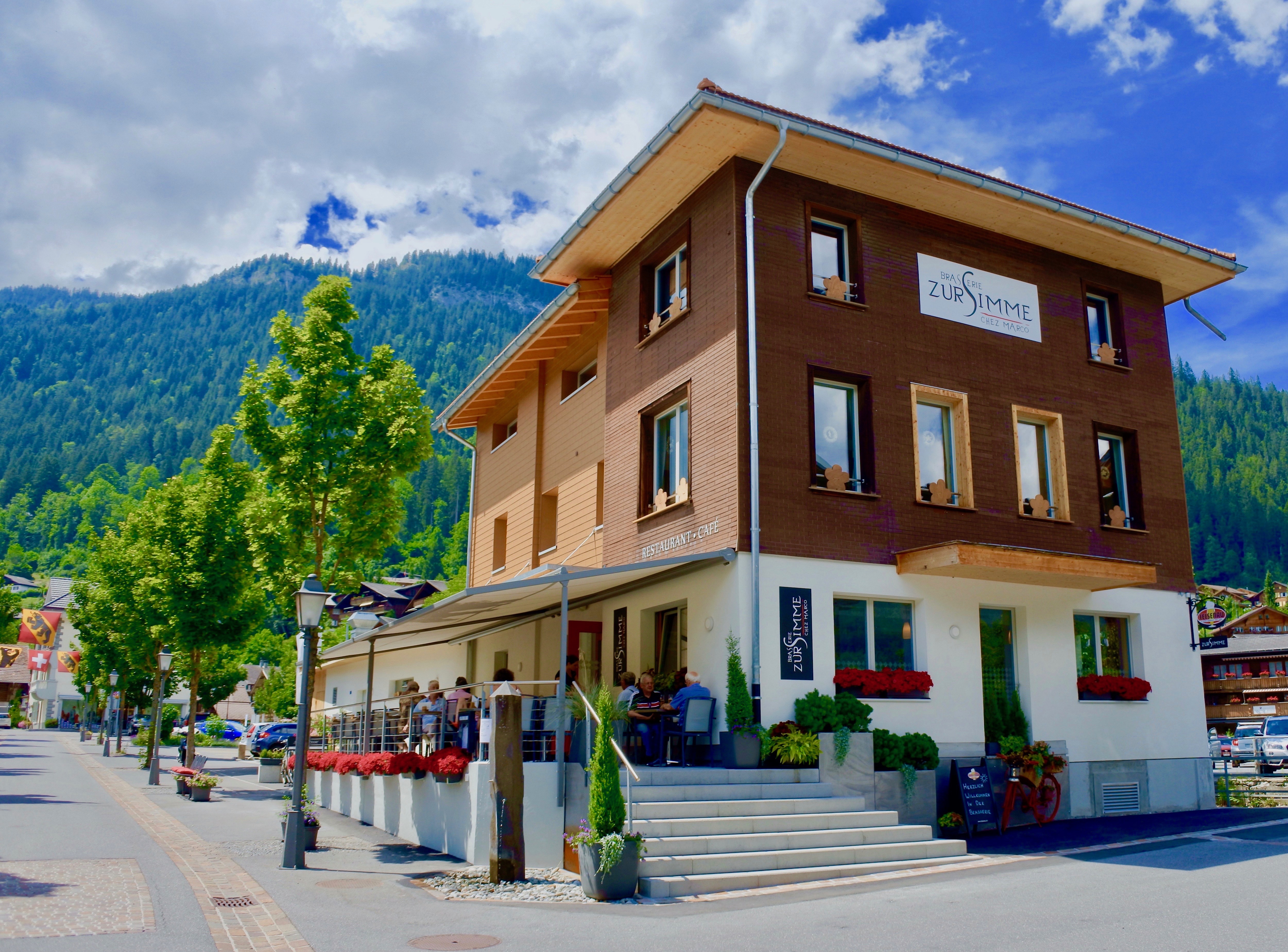Herzlich willkommen in der etwas anderen Brasserie im Simmental